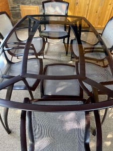 lot 8 image: Brown Jordan Patio Table with 6 Chairs