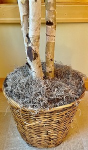 lot 2 image: Fabulous Faux Tree