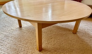lot 7 image: Charming Coffee Table