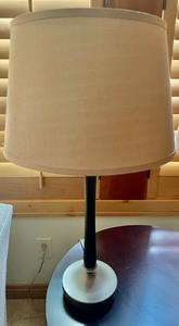 lot 30 image: Pretty Pair of Lamps
