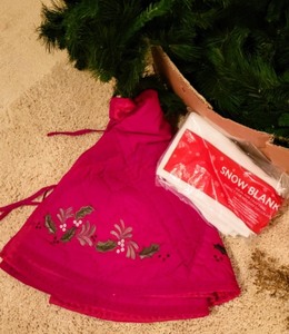 lot 99 image: Holiday Wreath and Garland
