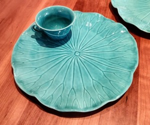 lot 48 image: Teal LunchSnack Plate Set