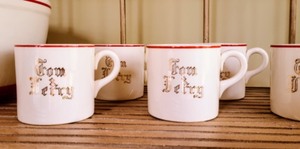 lot 49 image: Vintage Tom and Jerry Dish Set