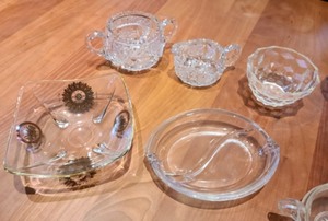 lot 61 image: Fun Variety of Vintage Glassware