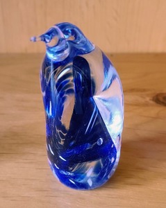 lot 71 image: Art Glass Figurines