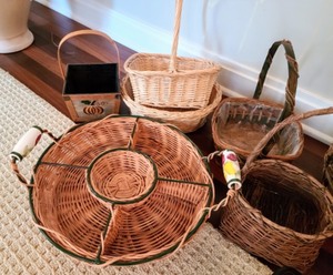 lot 82 image: Assorted Woven Baskets