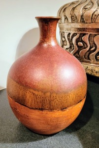 lot 86 image: Decorative Ceramic and Metal Vases