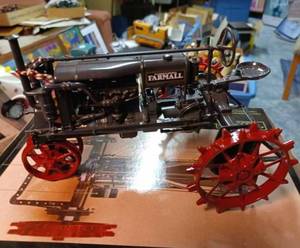 lot 7 image: Precision Series Farmall Regular with Original Box 116th Scale