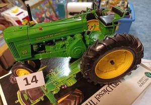 lot 14 image: Precision Classics J.D. Model 70 Diesel Tractor 116th Scale