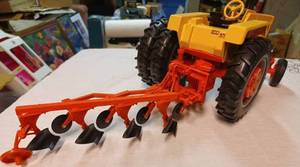lot 21 image: Case Agri King 970 with 4 Bottom Case Plow 116th Scale - No Box