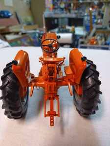 lot 30 image: Allis-Chalmers D14 Highly Detailed 116th Scale - No Box