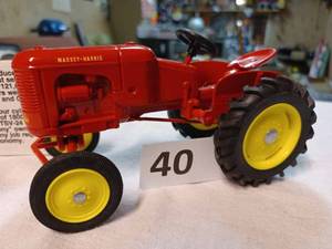 lot 40 image: Scale Models Massey-Harris Pony 116th Scale - No Box