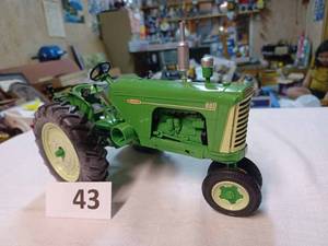 lot 43 image: Oliver 880 NF Highly Detailed 116th Scale - No Box