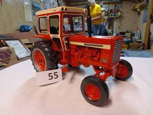 lot 55 image: Ertl International 756 with Hiniker 1300 Cab 116th Scale - No Box