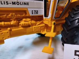 lot 57 image: Ertl Minneapolis-Moline G750 with Hiniker 1300 Cab 116th Scale - No Box, Collector Edition 2000