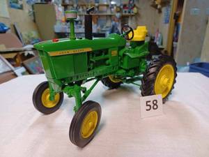 lot 58 image: Ertl John Deere 4010 Diesel Hi-Crop 116th Scale - No Box
