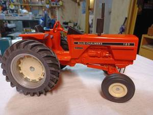 lot 77 image: Scale Models Allis-Chalmers 185 Crop Hustler with 3-point 116th Scale - No Box