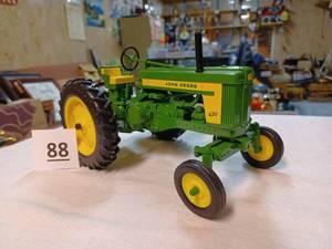 lot 88 image: Ertl John Deere 620, 116th Scale - No Box