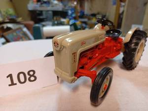 lot 108 image: Ertl Ford 640, 116th Scale - No Box