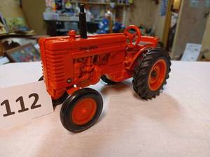 lot 112 image: Ertl John Deere MI Industrial 116th Scale - No Box