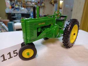 lot 115 image: Ertl John Deere A 116th Scale - No Box