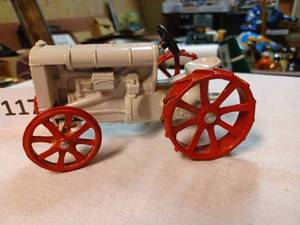 lot 117 image: Ertl Fordson 116th Scale - No Box