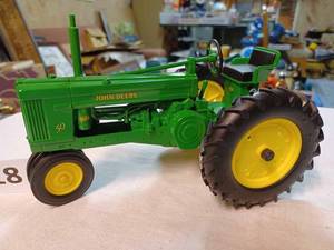 lot 118 image: Ertl John Deere 50, 116th Scale - No Box