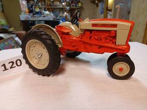 lot 120 image: Ertl Ford 901 Select-O-Speed 116th Scale - No Box