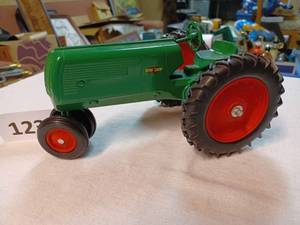 lot 123 image: Joseph Ertl Oliver 70 Row Crop 116th Scale - No Box