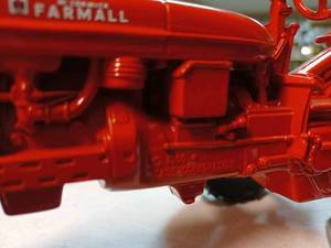 lot 125 image: Ertl Farmall H 116th Scale - No Box