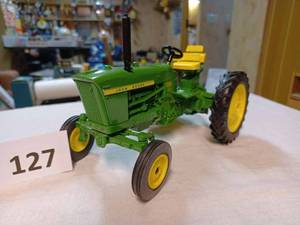 lot 127 image: Ertl John Deere 2010, 116th Scale - No Box