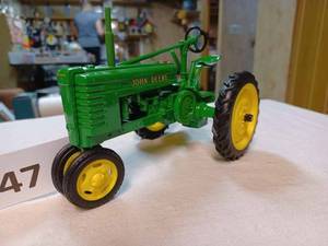lot 147 image: Ertl John Deere H 116th Scale - No Box