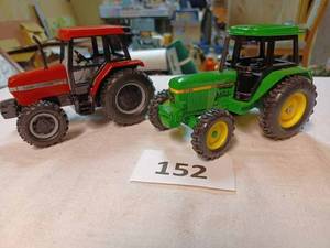 lot 152 image: Ertl Case IH 5240 and John Deere 3140, 132nd Scale - No Boxes, Both for One Money