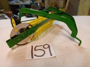 lot 159 image: Ertl John Deere Side Rake 116th Scale - No Box