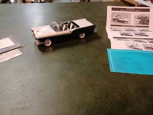 lot 170 image: Franklin Mint Precsion Models 1957 Ford Fairlane 500 Skyliner with Manual and Instructions - No Box