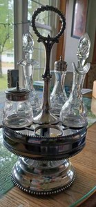 lot 196 image: Rogers, Smith & Co. New Haven, CT 589 Victorian Silver Plate 5 Crystal Cruet Set Missing One Crystal Piece