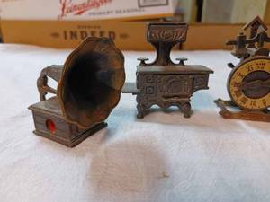 lot 222 image: Five Vintage Metal Pencil Sharpeners
