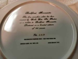 lot 232 image: Rockford, MN Centennial Plate 1881 - 1981, No. 229 of 300 with Original Box