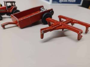 lot 253 image: Ertl 164th Scale Case IH Tractor, 2-Small Tonka Loaders, 132 Scale Manure Spreader and Disk Frame (No Coulters)