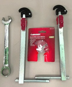 lot 59 image: Lot of Husky Telescoping Wrenches