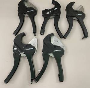 lot 90 image: Lot of Husky Tube Cutters-For Parts