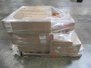 UNTOUCHED WHOLESALE PALLET CONTAINING MISCELLANEOUS BATHROOM FIXTURES AND ACCESSORIES