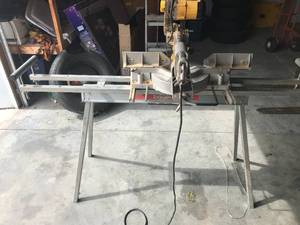 DeWALT 12 Sliding Compound Miter Saw