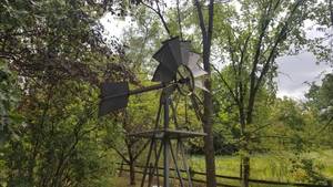 lot 77 image: Farm Yard Garden Windmill  8 foot