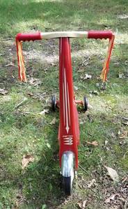 lot 106 image: Retro Radio Flyer Scooter