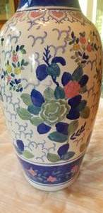 lot 429 image: Tall Asian Floral Vase