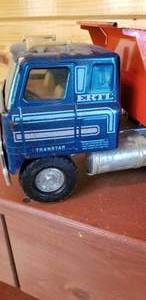 lot 220 image: Ertl, Nylint and Tonka Dump and Earthmover Trucks