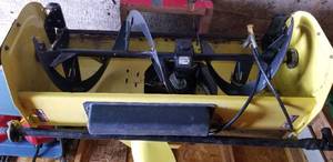 lot 4 image: John Deere DE18720 Snow Blower Attachment