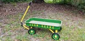 lot 12 image: John Deere Little Helper Green and Yellow Wagon