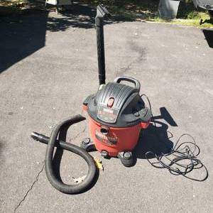 lot 452 image: Craftsman 16 Gallon Shopvac